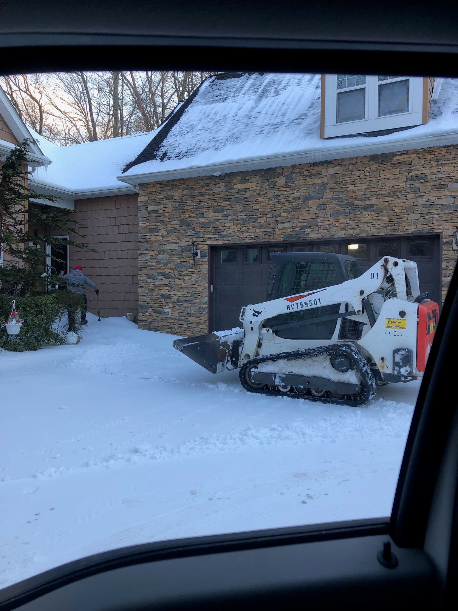 Keeping Driveways Clear with Reliable Snow Removal