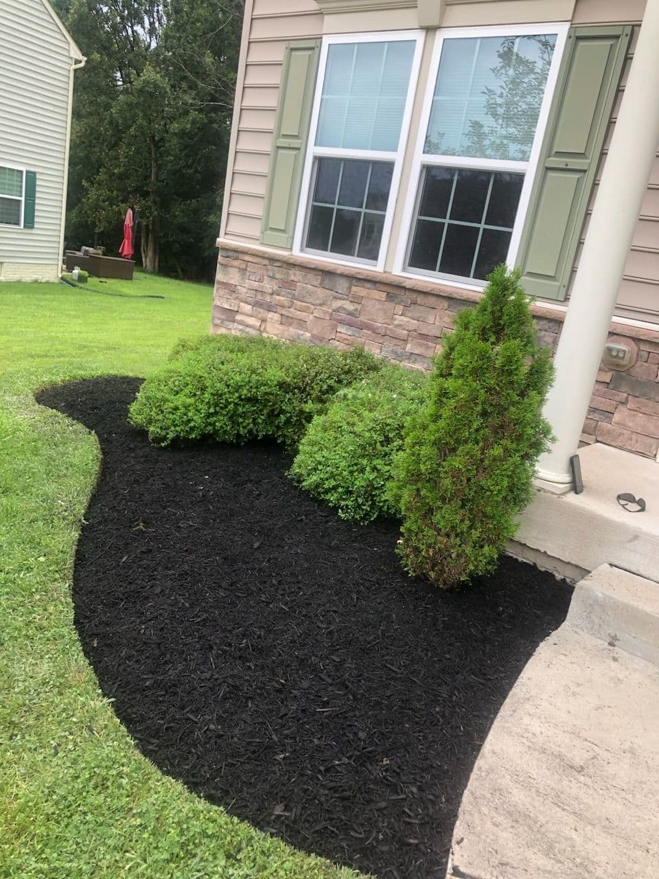 Boost Your Curb Appeal with Fresh Mulch image